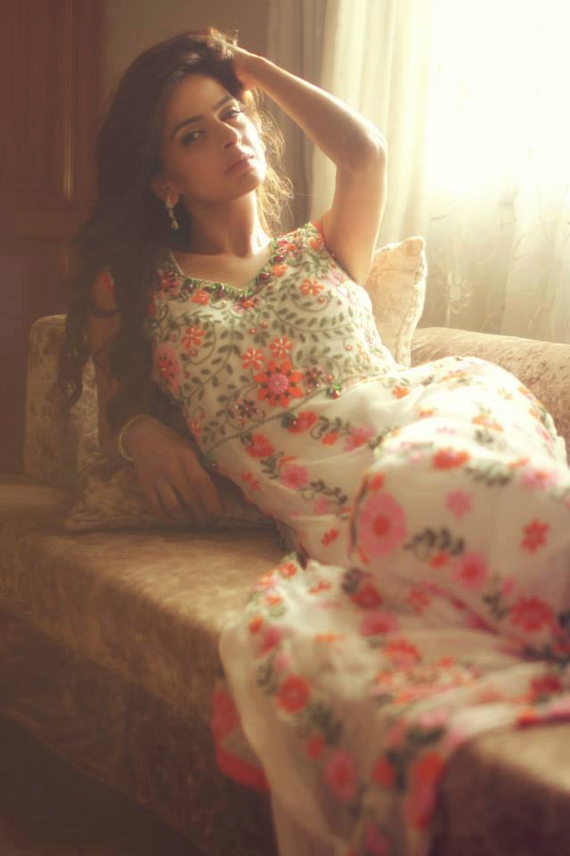model and actress saba qamar hot photos-webstudy.pk